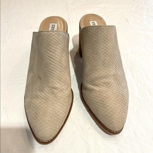 Steve Madden Block Heel Mule in Tan Snakeskin